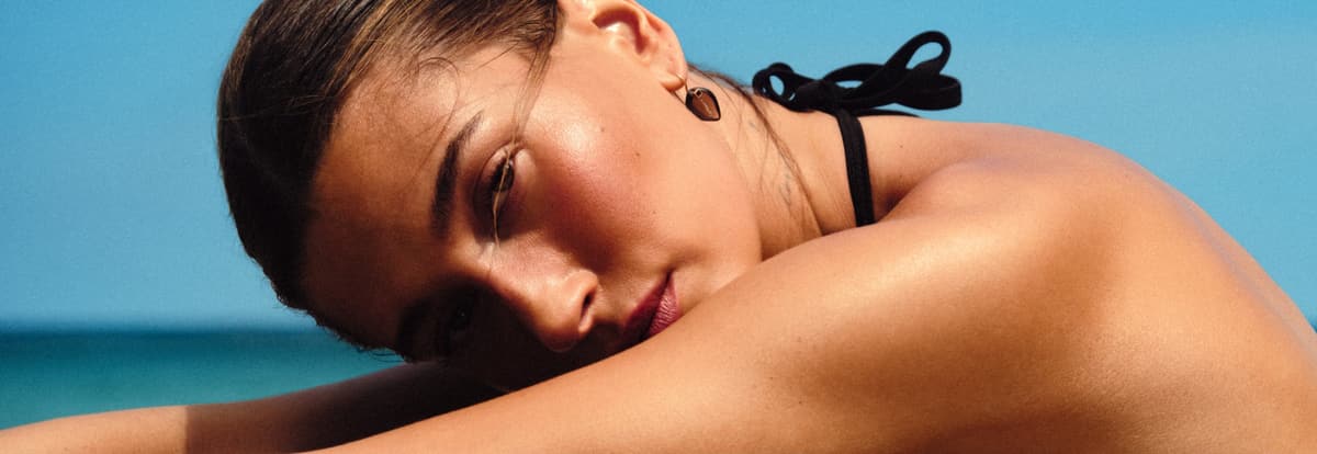 hailey with pocket bronze and highlight milk